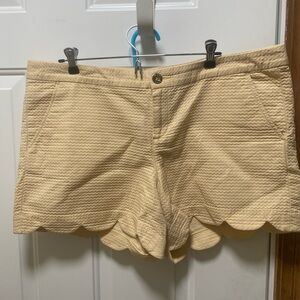Lilly Pulitzer Women's Size 16 Buttercup Shorts Scalloped Textured Beige Cotton